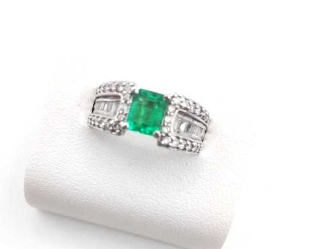 ジュエリー買取 エメラルド ダイヤモンドリング